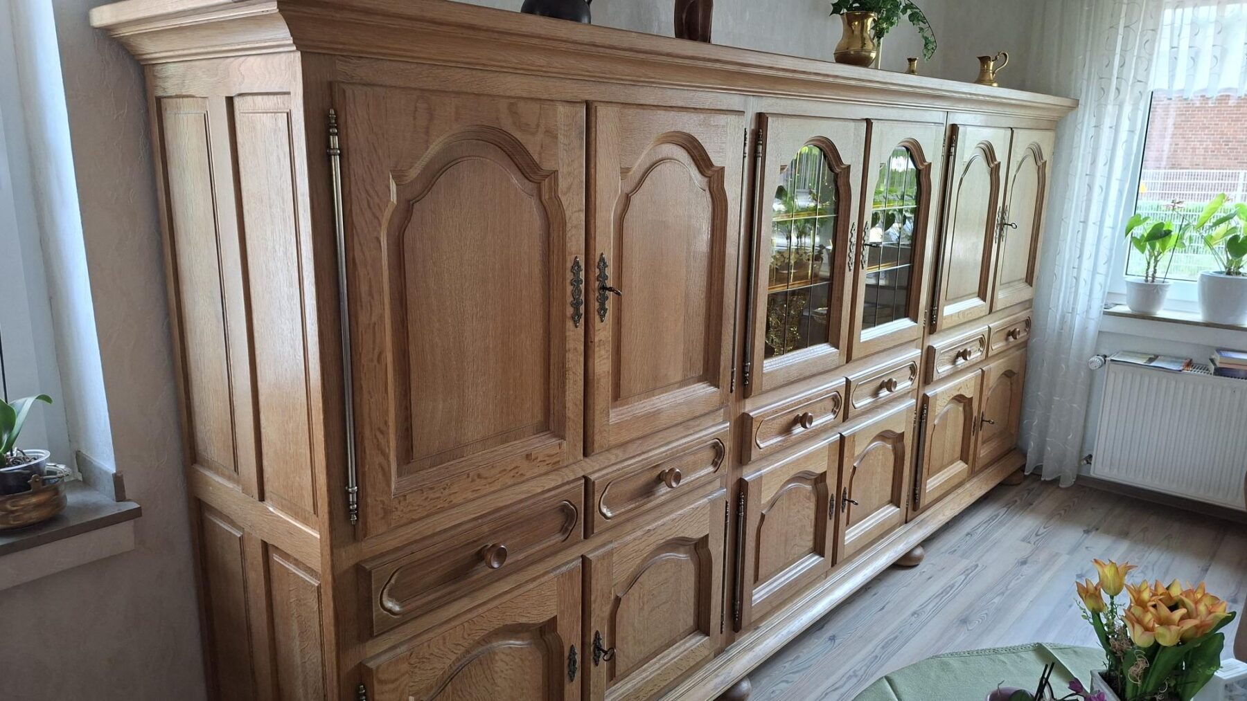 Wohnzimmerschrank-scaled-1.jpg