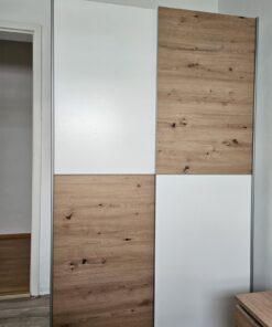 Kleiderschrank