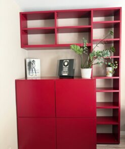 Rotes modulares Regal mit Sideboard