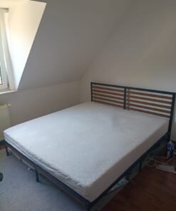 Bett und Matrazte