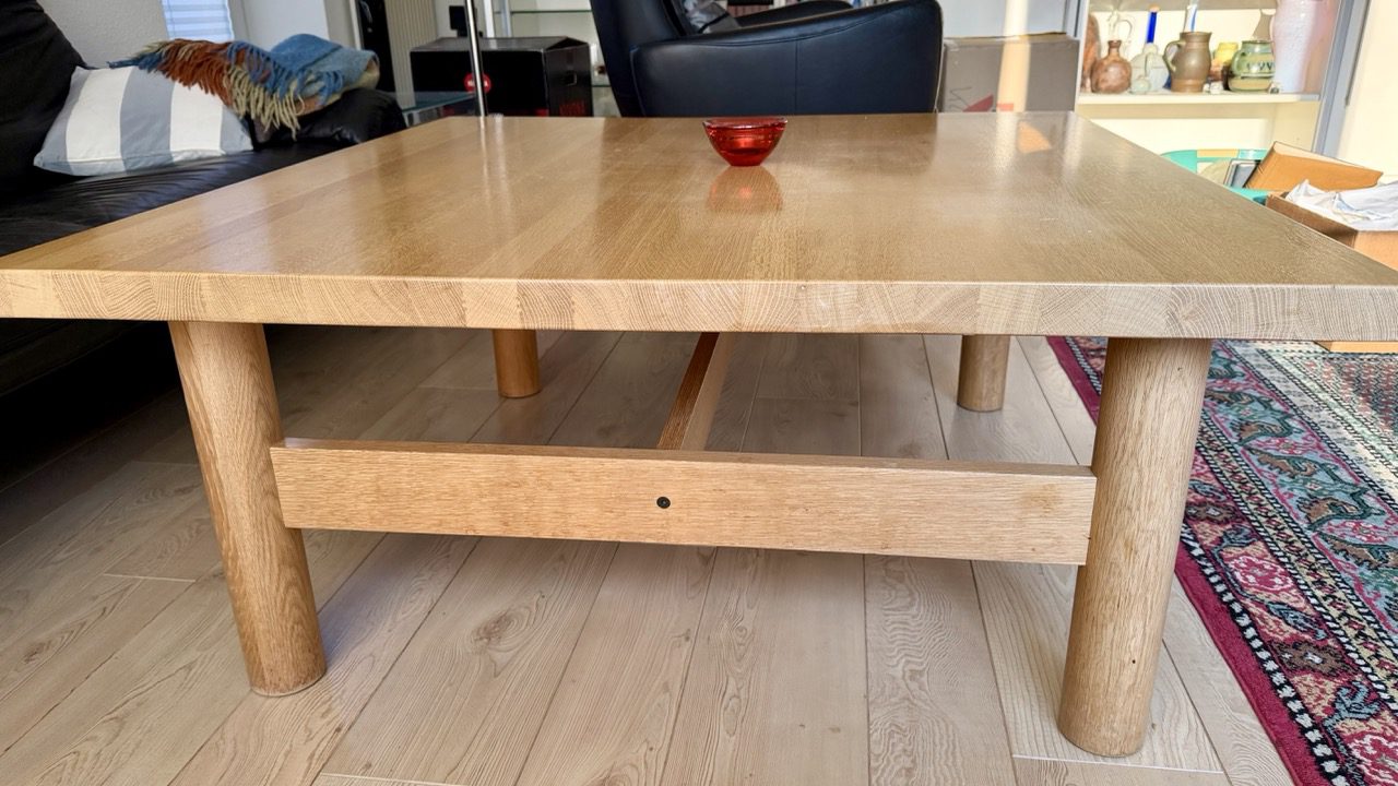 Couchtisch-seite.jpeg