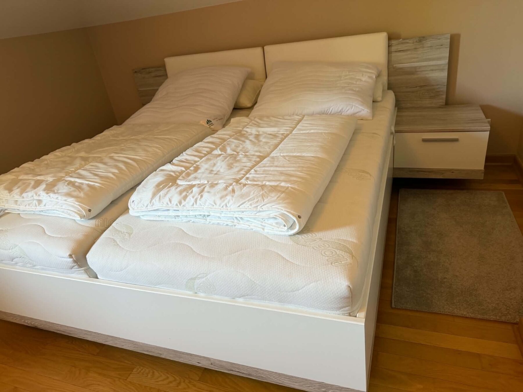 Doppelbett-2-scaled-1.jpg