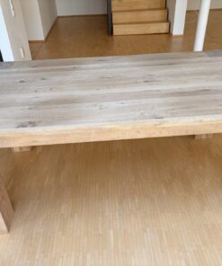 Esstisch aus Holz