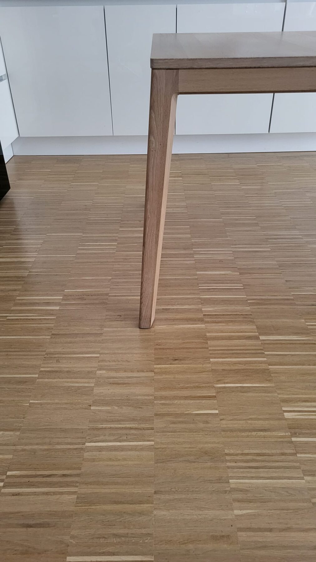 Mylon_Esstisch_fix-2-scaled-1.jpeg
