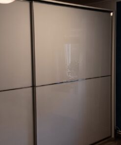 Schwebetürenschrank