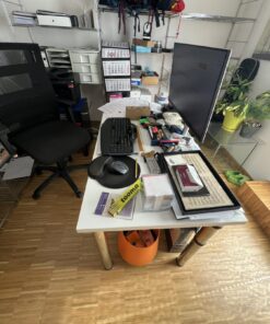 Schreibtisch