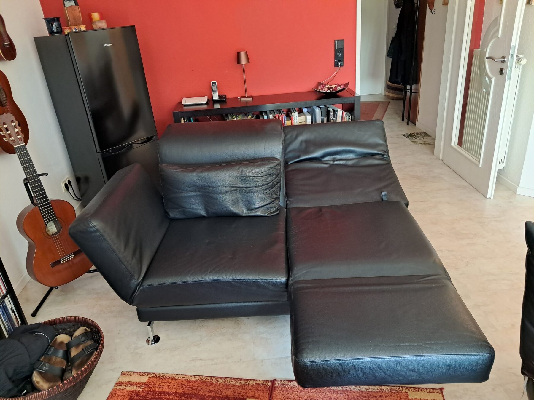 Sofa-eine-Seite-zu-Liege-umfunktioniert-2-scaled-1.jpg