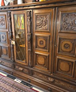 Wohnzimmerschrank