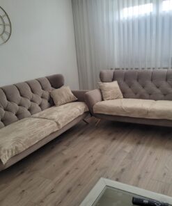 Zwei Sofa
