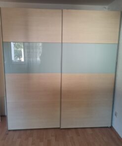 Kleiderschrank