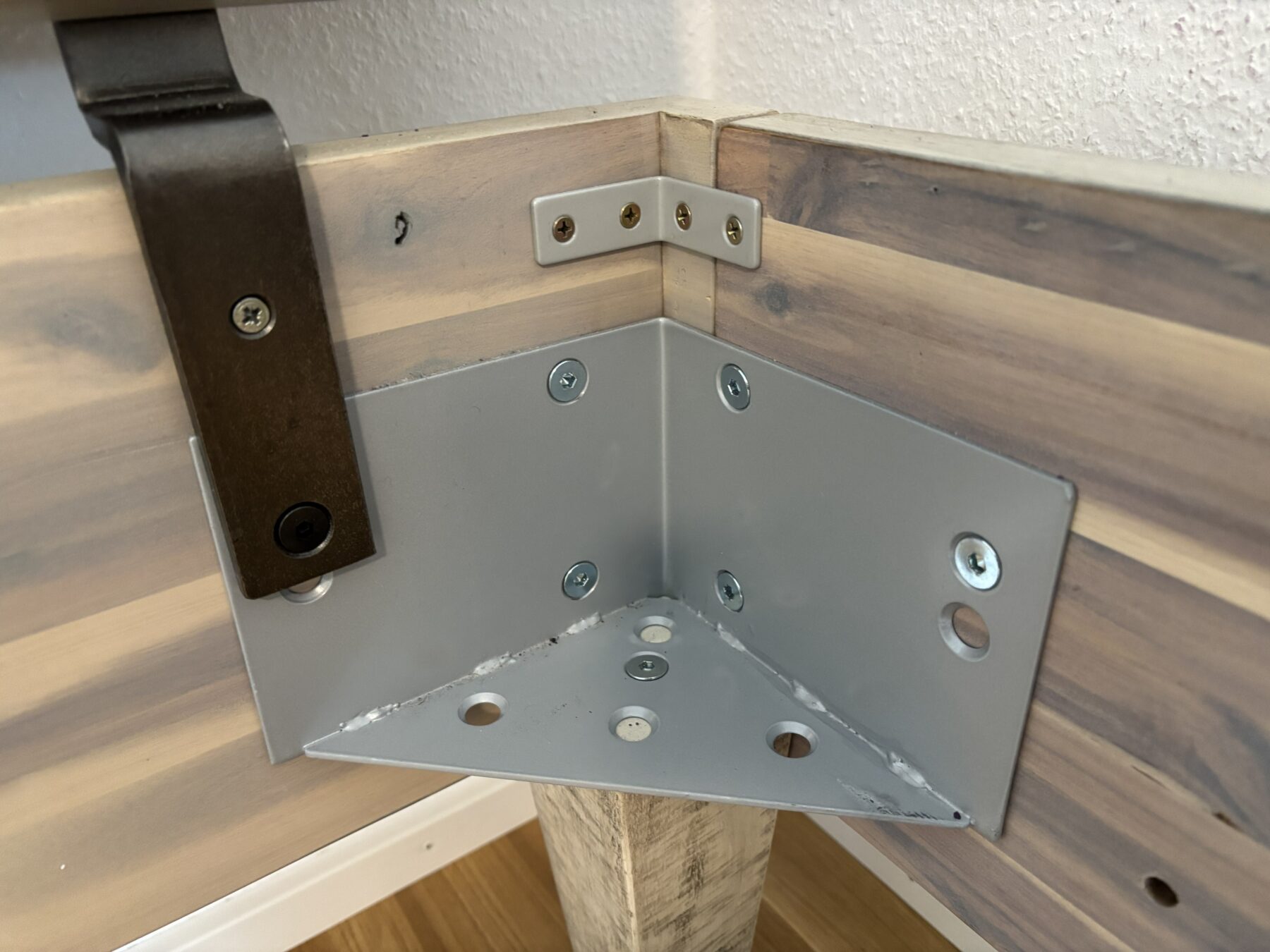 Bett-3-scaled-1.jpg