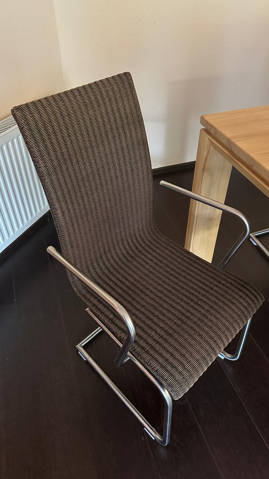 Esszimmerstuhl-mit-Lehne.jpeg
