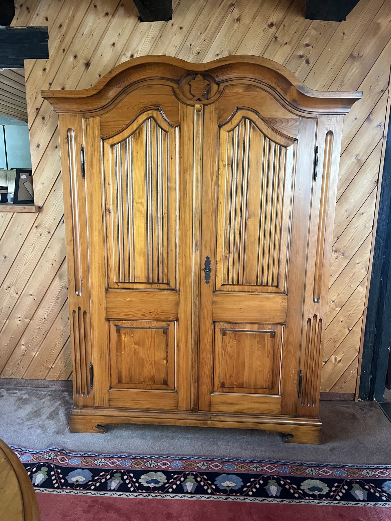 Geschirrschrank_1-scaled-1.jpg