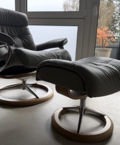 Stressless Sessel M Leder Silver/Grau Paloma mit Hocker