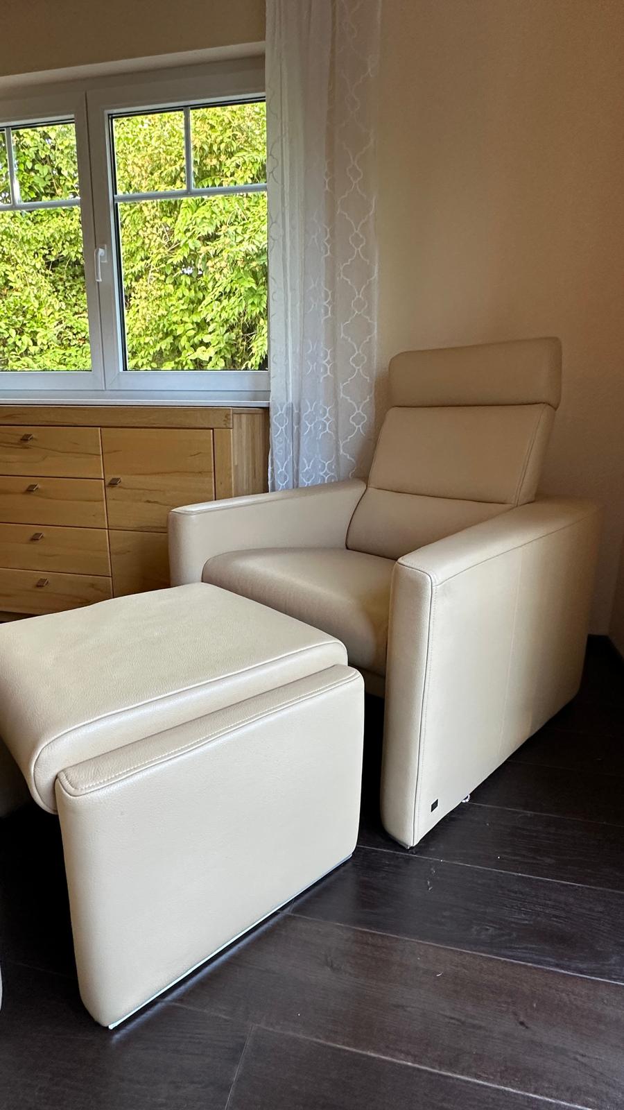 Rolf-Benz-Sessel-mit-Hocker.jpeg