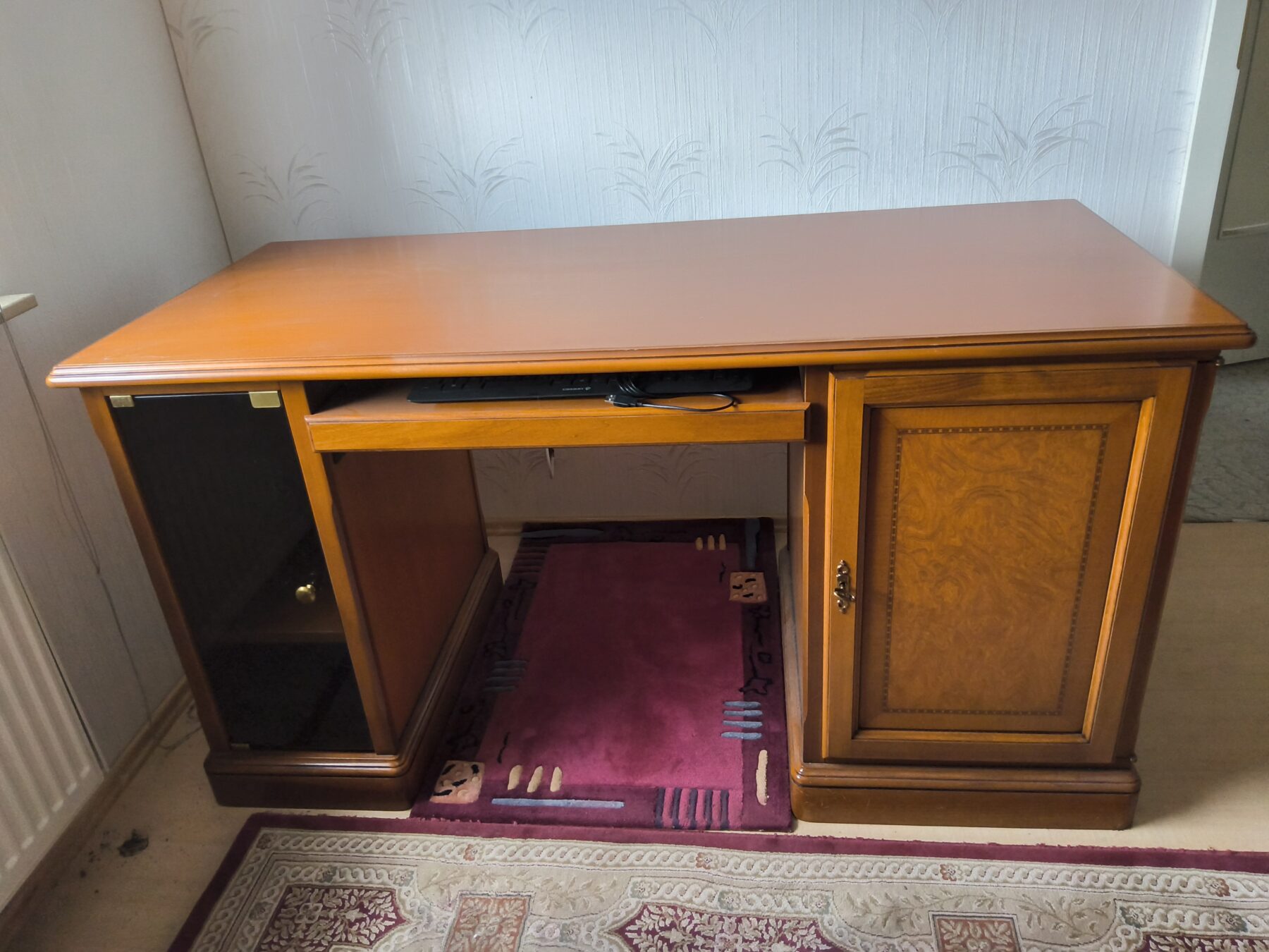 Schreibtisch-scaled-1.jpg