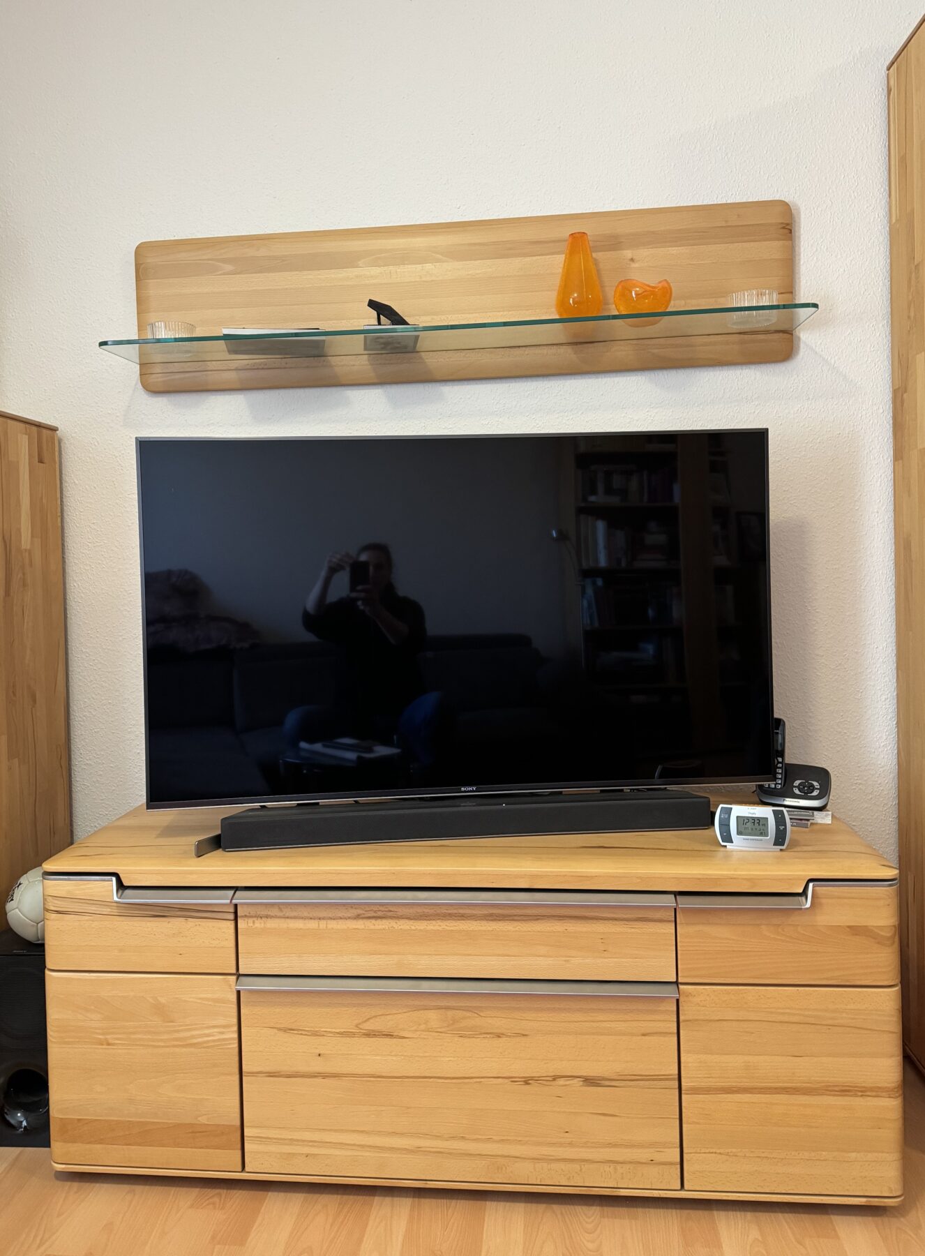 Seite_1_TV_BoardundRegal_geschlossen-scaled-1.jpeg