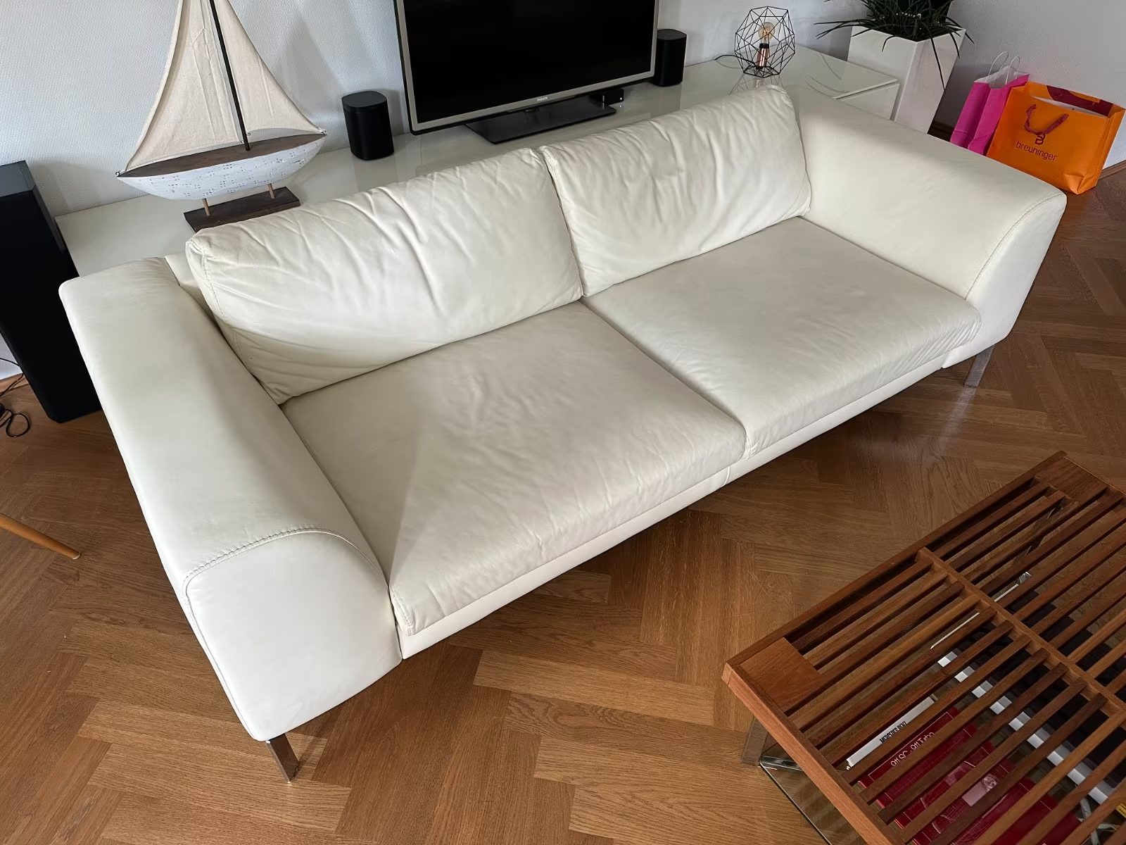 Sofa-04.jpg