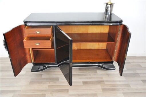wonderful curved doors, highgloss black, big chromelines, hand polished, massive shelve