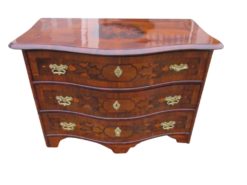 Walnut Wood Baroque Commode from circa 1750. Baroque Chest of Drawers, Original Baroque Funiture, Antique Commode, Antique Chest of Drawers