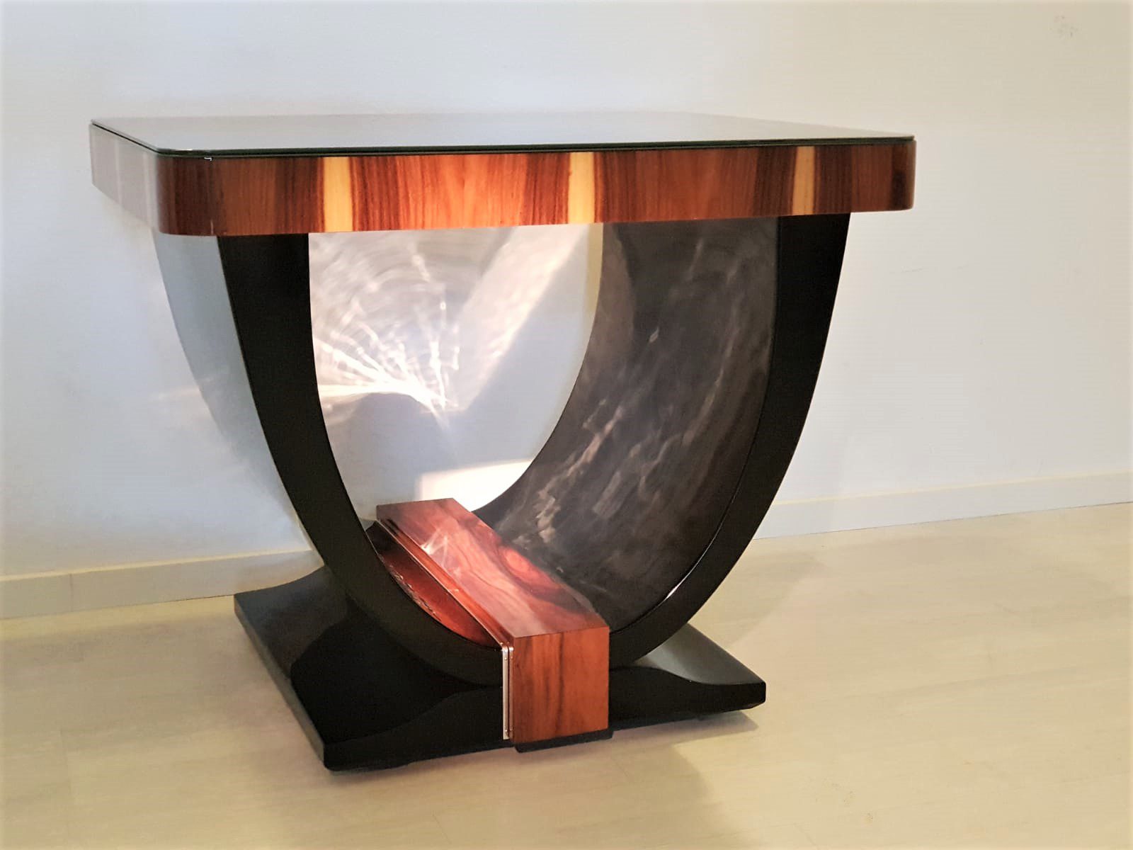 Art deco style side table discount