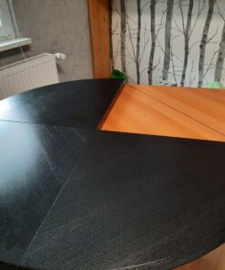 Konferenztisch - Philipp Rosenthal, massiv; 2 Varianten: rund schwarz od. klassisch als 4-eckig mit hellem Holz