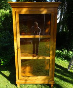 Antike Biedermeier Vitrine um 1850 in Kirschbaum massiv - Restauriert