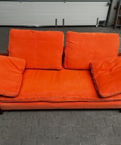 Eillen Gray Design Ikone Lota Sofa