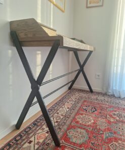 Schreibtisch