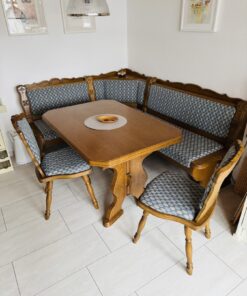 Essecke mit Tisch und Stühle
