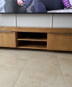 Massiver Holzschrank