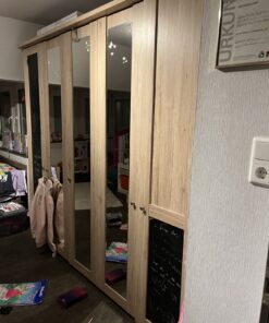 Kleiderschrank