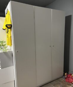 Kleiderschrank
