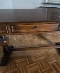 Design-Schreibtisch
