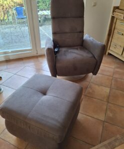Relaxsessel mit Funktionen mit Hocker plus 2 sitzer Sofa