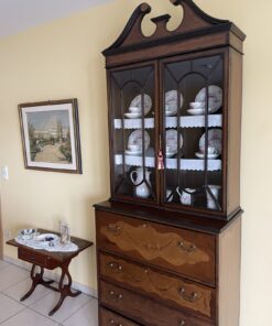 Antike Vitrine