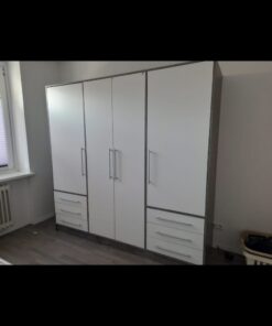 Kleiderschrank