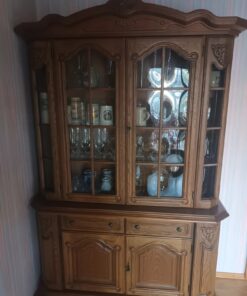 Schrank mit Vitrine