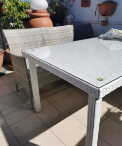 Terrassentisch und Bank