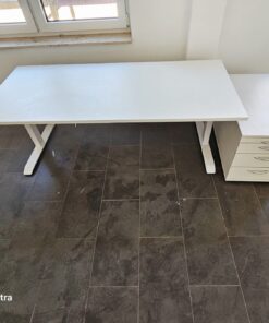 Höhenverstellbarer Schreibtisch