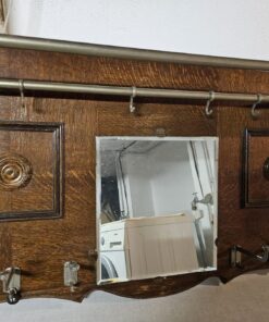 Alte Garderobe