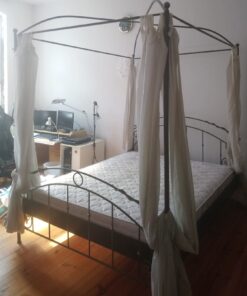 Bett, Lattenrost und Matratze