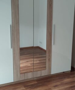 Kleiderschrank