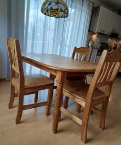 Schickes Esstisch mit 4 Stühlen günstig zu vergeben!