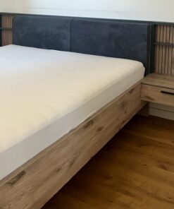 Bett 180x200 mit Nachttischen und Beleuchtung