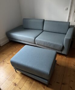 Selling my new couch as I‘m moving