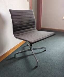 Vitra Stühle - Alu Chair EA 106, Charles & Ray Eames