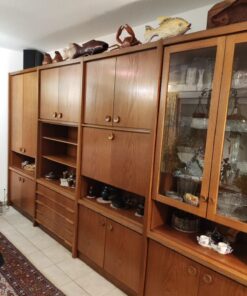 Massivschrank aus Echtholz mit Vitrine und Bar