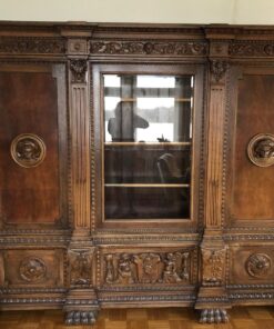 Wohnzimmerschrank