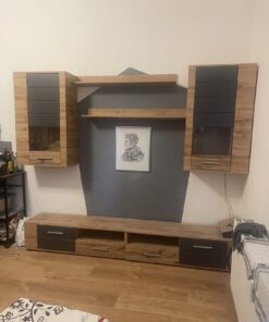 Moderne Wohnwand in Holz- & Anthrazitoptik